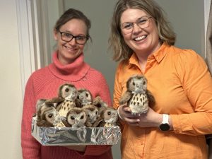 Mari Grave Halvorsen, Annette Rugaard og uglemaskoten Bubo.